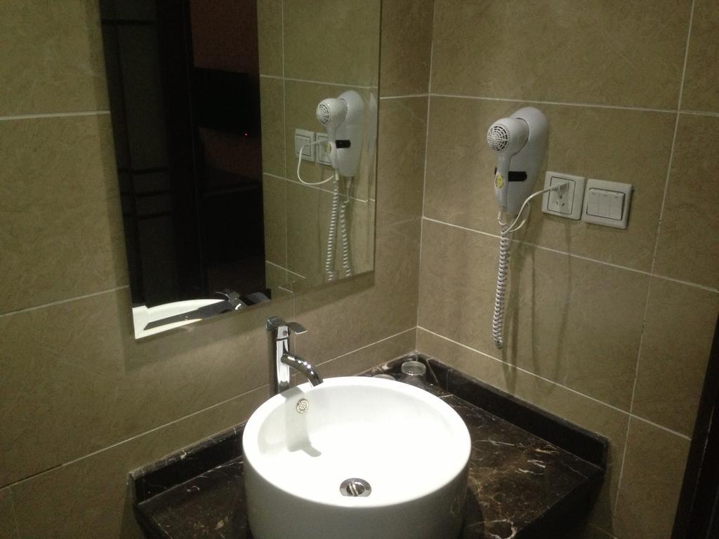 Jiuzhaigou Man Jiang Hong Hotel Room photo